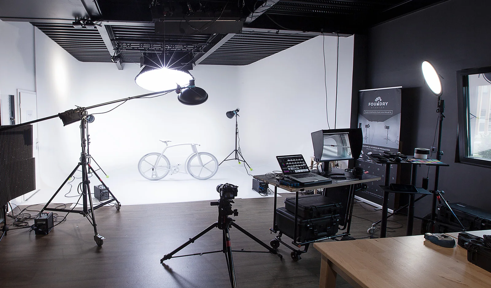 STUDIO 1 – Cyclorama 3 faces ou fonds
