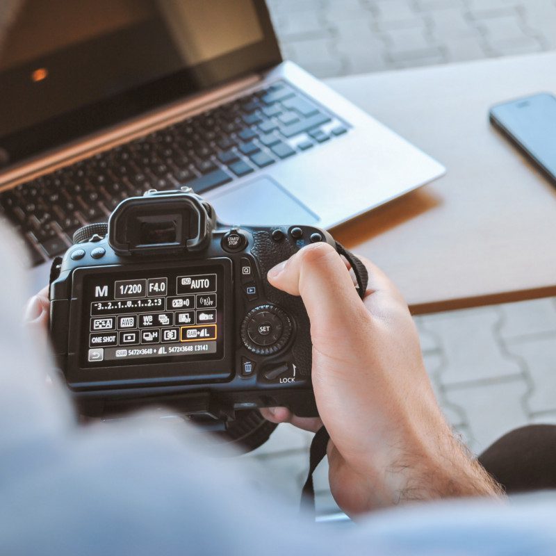 Photographe reflex et pc